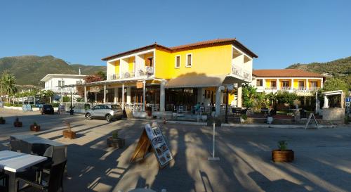 . Verdelis Inn