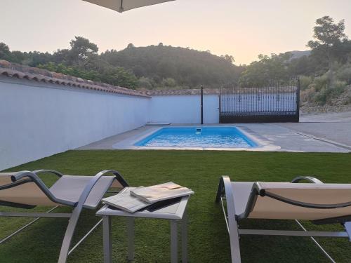 Úszómedence, La Noguera Casa Rural in Santiago-Pontones
