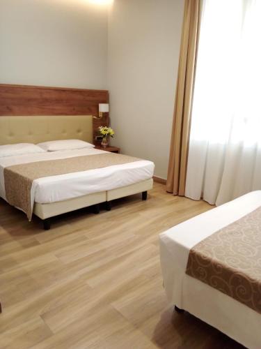Hotel Central Station - image 7