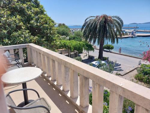 Apartment Karmen by the sea