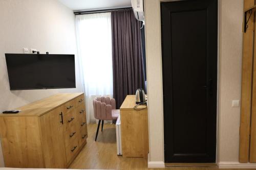 2 double beds, 2 futon beds
