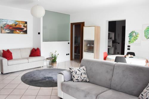  ZARA HOUSE - Lake and Pet Friendly in Brusimpiano