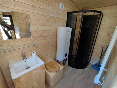 roulotte tout confort a la ferme 2 in Machecoul