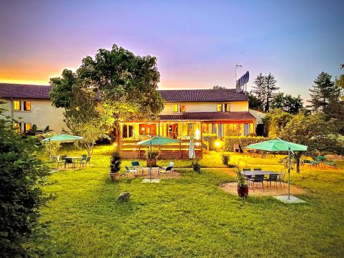 Le Mont Brouilly Hotel de charme Saint-Didier-sur-Beaujeu