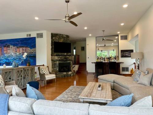 Hudson River Valley Estate New Listing in Stony Point (NY)