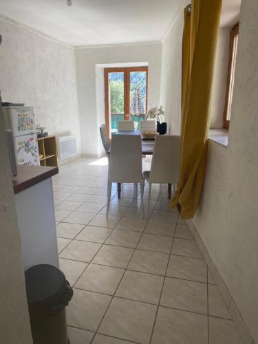 logement appartement dansMaison de pays in Saint-Martin-de-Queyrieres