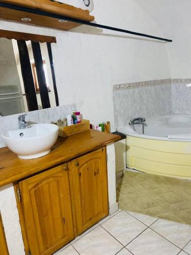 logement appartement dansMaison de pays in Saint-Martin-de-Queyrieres