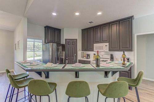 New Listing! 4 BDRM Hill Country Home with Pool in Austin, USA