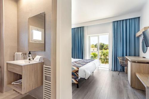 room detail thumbnail 1