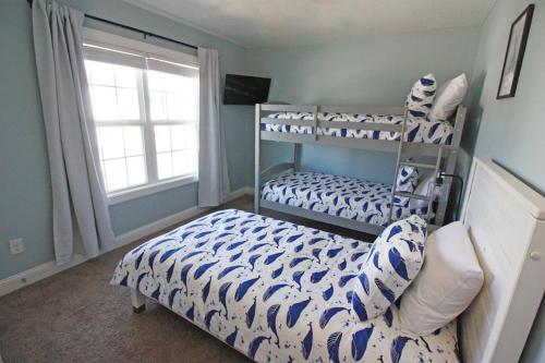 Lanai Heated Pool and Game Room Lanai Heated Pool and Game Room