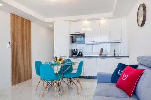 Ponderosa 807, Las Americas, one bedroom apartment with large terrace and ocean view, next to Siam Park 4