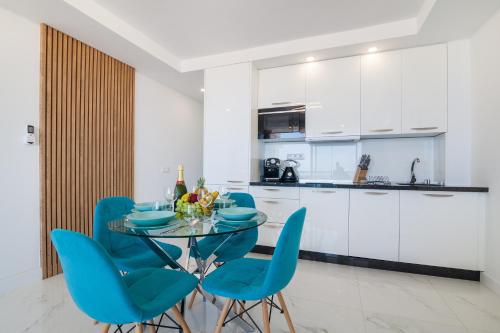 Ponderosa 807, Las Americas, one bedroom apartment with large terrace and ocean view, next to Siam Park 3