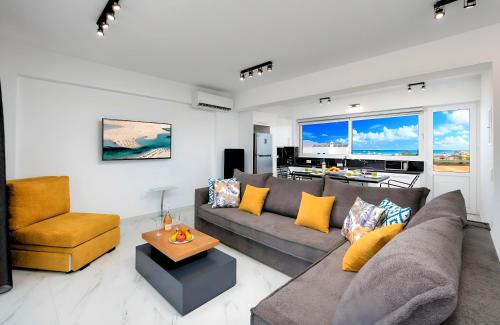 Shared lounge/TV area, Luminosa Luxury Villa in Gerogioupoli
