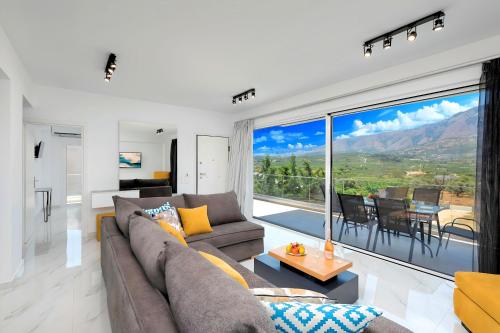 Surrounding environment, Luminosa Luxury Villa in Gerogioupoli