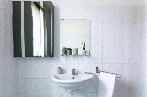 DeHomes - Relax & Business Apartments, Buccinasco (photo 9)