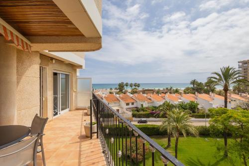 Apartamento con piscina y zonas comunes