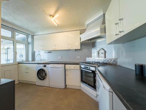 5 bedroom with Prking in บาริลดัล