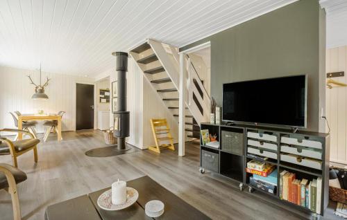 Beautiful Home In Give With Kitchen in Give