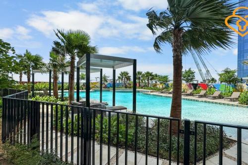 Keysplease 2 BR with Study Aykon City minutes to Downtown - image 4