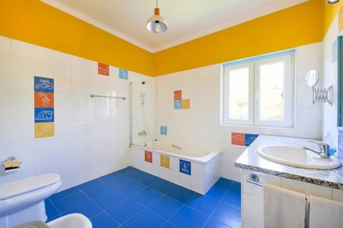 Beach & Nature Villa with Amazing Pool by TimeCooler, Setúbal (foto 5)