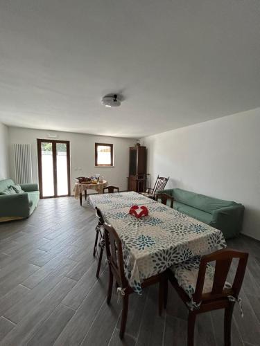 Közös társalgó / TV, Affittacamere "Fratello Sole e Sorella Luna" in Greccio