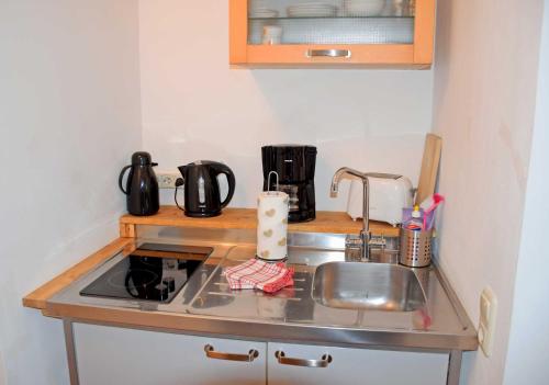 Apartment with Shower image 8