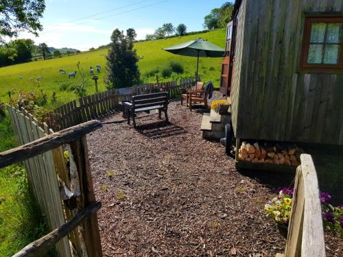 Cornflower in the Countryside with Private Garden! - image 6