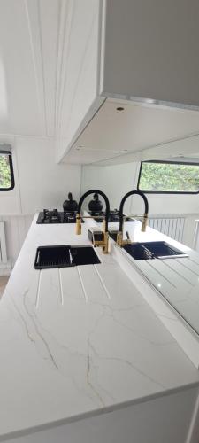 Luxury Boat Stay Liverpool sleeping 6 WiFi, Liverpool (fotografie 6)