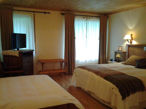 Triple Room(1 King bed+ 1 Single bed)