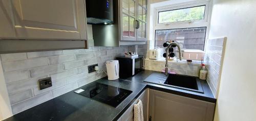 Rose Homestay Brighton - Free parking Ensuite studio room near Brighton Uni in Woodingdean