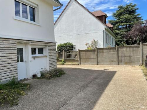 Logement cosy à 15 mn de la gare saint Lazare et 30 mn de l'aéroport Charles de Gaulles (Logement cosy a 15 mn de la gare saint Lazare et 30 mn de l'aeroport Charles de Gaulles) in Cormeilles-en-Parisis