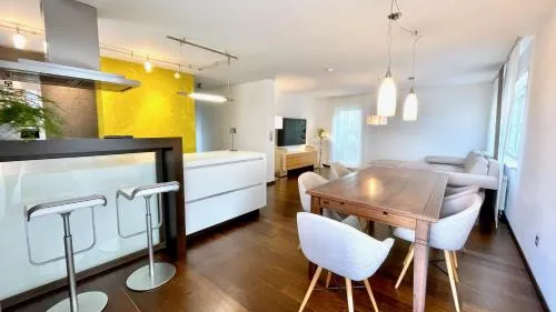 LudwigsHome - Zentral, 120qm, Kostenloser Parkplatz, Terrasse, SmartTV in Ludwigsburg, Deutschland