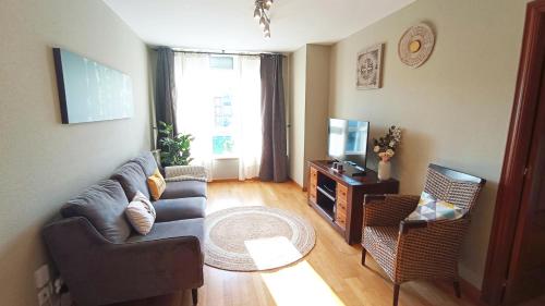 Las MARIPOSAS , 3 habitaciones in Astillero