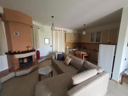 Vila Elio Guest House in Divjake