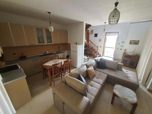 Vila Elio Guest House in Divjake