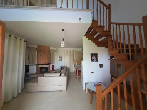 Vila Elio Guest House in Divjake