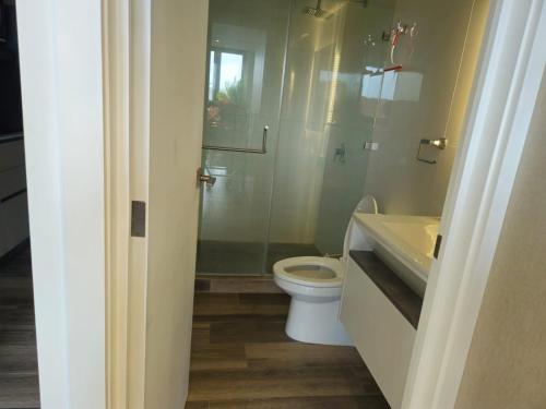 One-Bedroom Apartment image 10