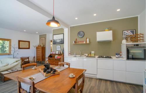 virtuve, Cozy Home In Marsaglia With Kitchen in Marsaglia (Cuneo)