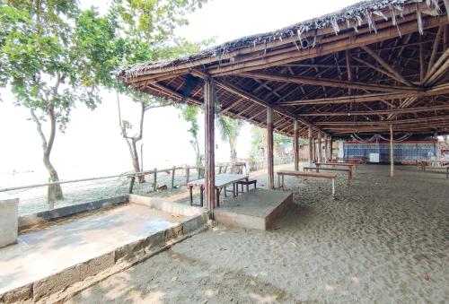 Exterior view, Iloilo Paraw Beach Resort in Molo