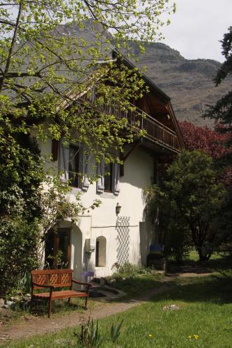 Gîte Le Moulin papillon (Gite Le Moulin papillon) in L'Argentiere-la-Bessee