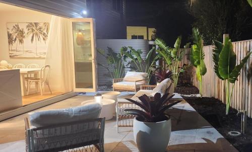 สวน, The SALTY PALMS Luxury Villas By the Sea in เคียม่า