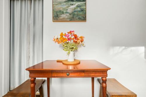 Courtyard Studio Charm in the Heart of Paddington - image 5