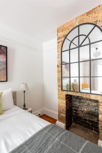 Courtyard Studio Charm in the Heart of Paddington - image 12