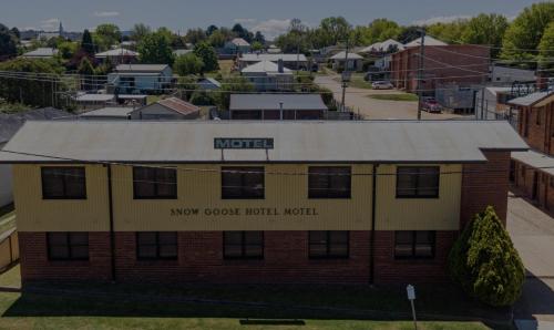 Snow Goose Hotel