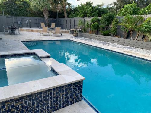 Retreat with Salt Water Heated Pool & Spa, Boynton Beach (foto 11)