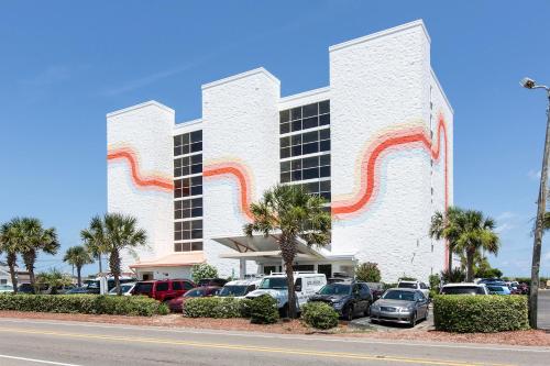 Golden Sands Carolina Beach Oceanfront, Tapestry by Hilton - 숙소 외관