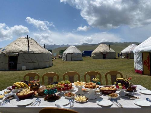 Zalkar Yurt Camp in Tuz