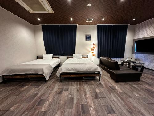 Family Room with Shower Room A