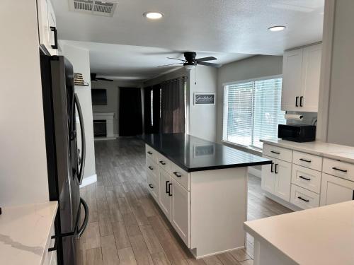 Spacious Oasis in Palmdale, USA