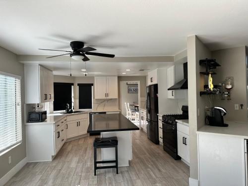 Spacious Oasis in Palmdale, USA